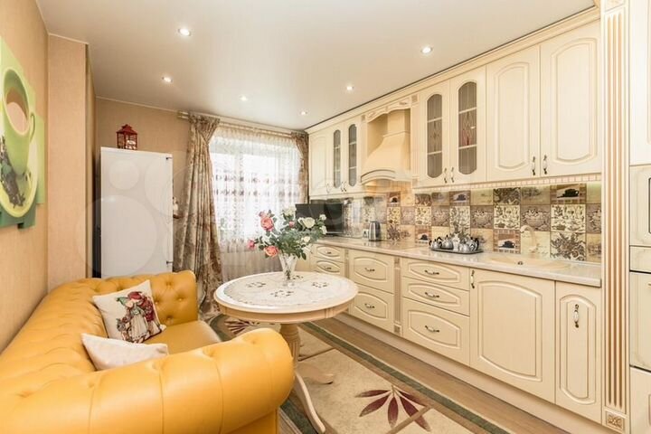 2-к. квартира, 80 м², 2/10 эт.