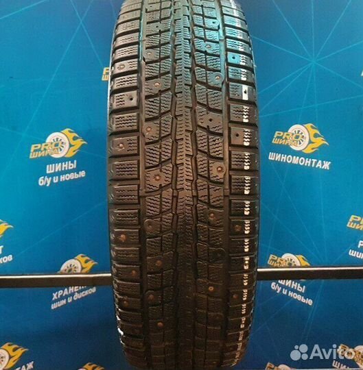 Dunlop SP Winter Ice 01 215/60 R16