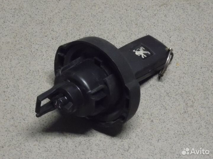 Лючок бензобака с ключом Ситроен Берлинго Б9