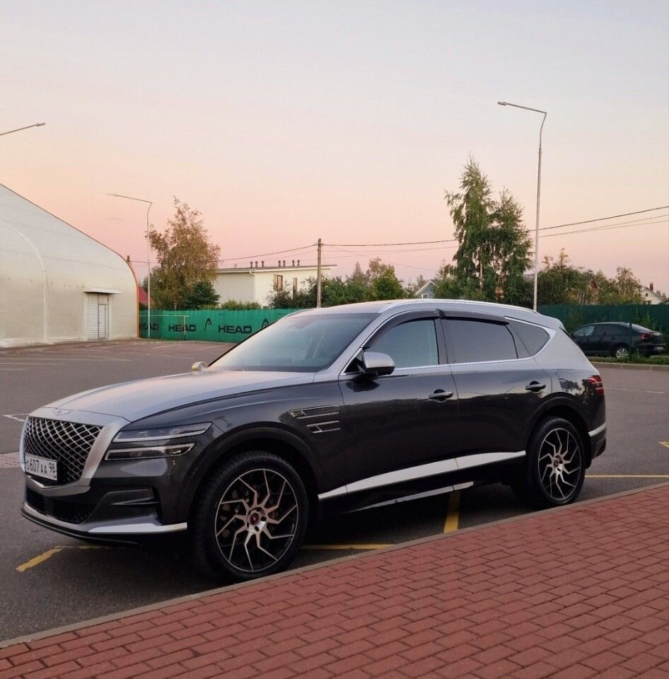 Genesis GV80: фото владельца