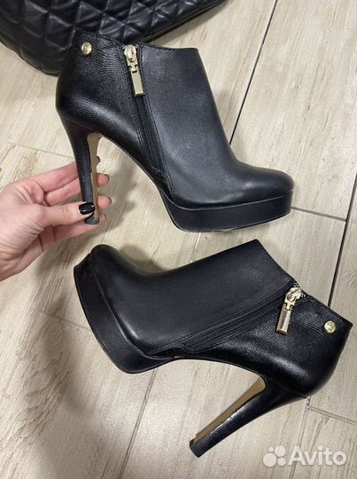 Полусапожки ботильоны Tommy Helfiger