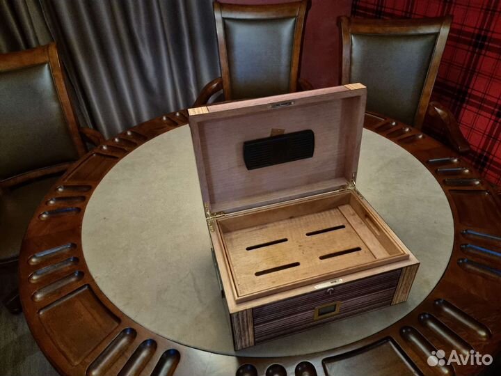 Продаю хьюмидор для сигар