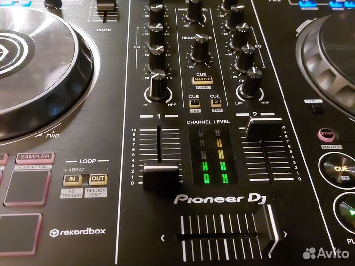 Диджей(поющий)