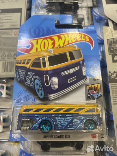 Hot wheels Surfin School Bus