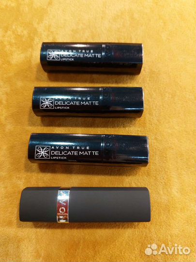 Помада для губ матовая