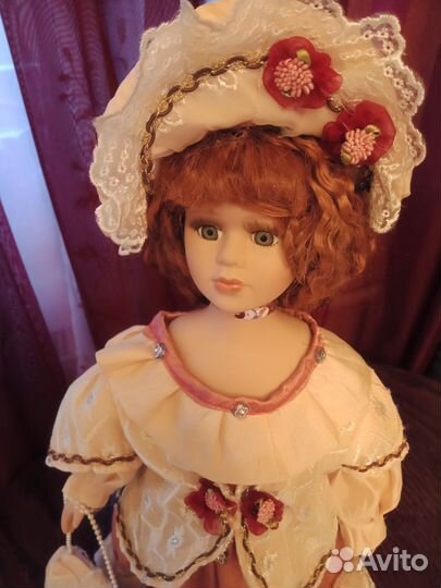 Кукла фарфоровая коллекционная