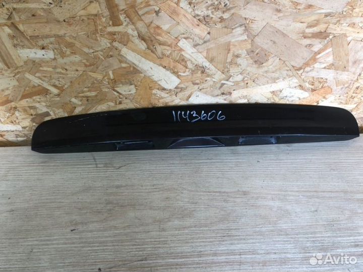 Накладка двери багажника задняя Nissan Qashqai J10