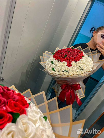 Букеты из 101 розы, 111 роз