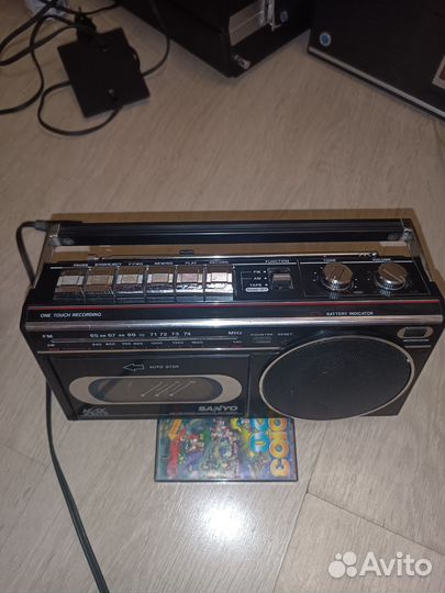 Магнитофон Sanyo M2670F