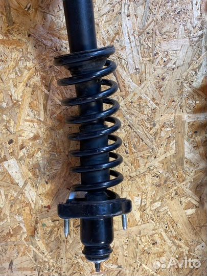 Пружина подвески задняя Mitsubishi Outlander