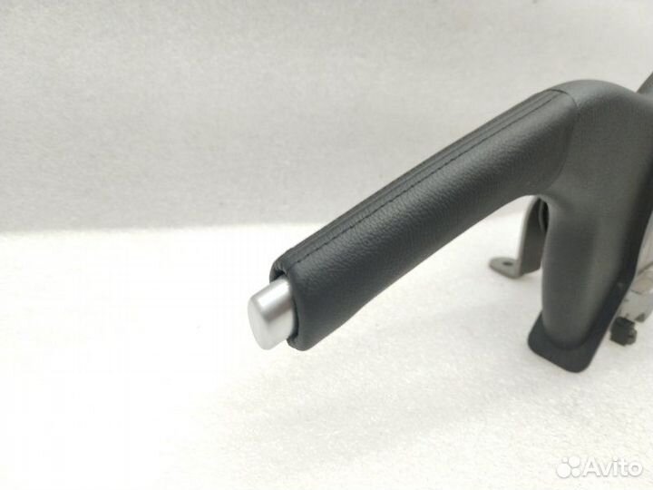 Рычаг стояночного тормоза Kia Ceed CD G4FG 2019