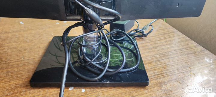 Монитор Samsung S22C570