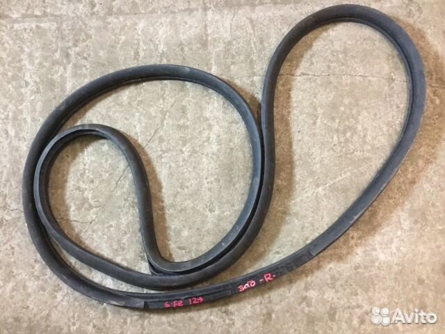 Уплотнитель двери задней правой Хундай Санта Фе