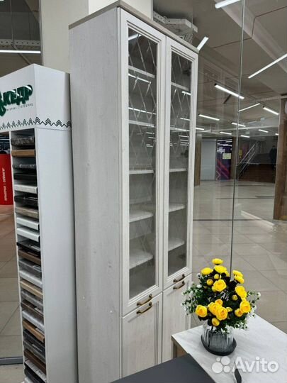 Шкаф витрина мдф