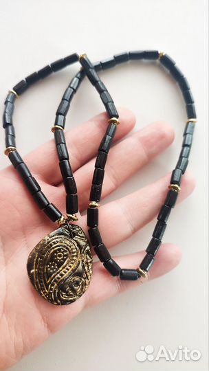 Бусы унисекс укороченные на резинке