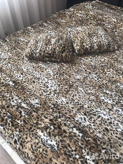 Одеяло и две подушки Blumarine продам