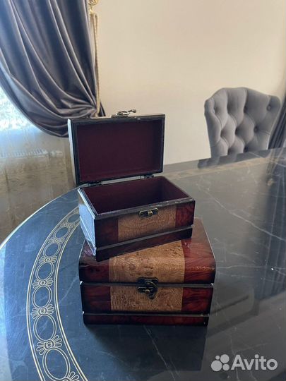 Деревянная шкатулка
