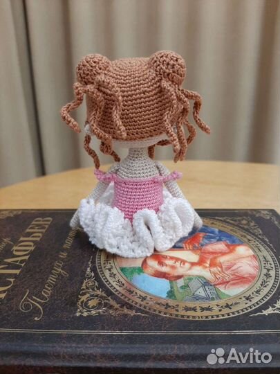 Кукла балерина, связанная крючком