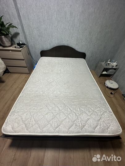 Кровать с матрасом бу 140 на 200
