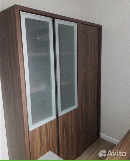 Стол руководителя с тумбой и приставкой