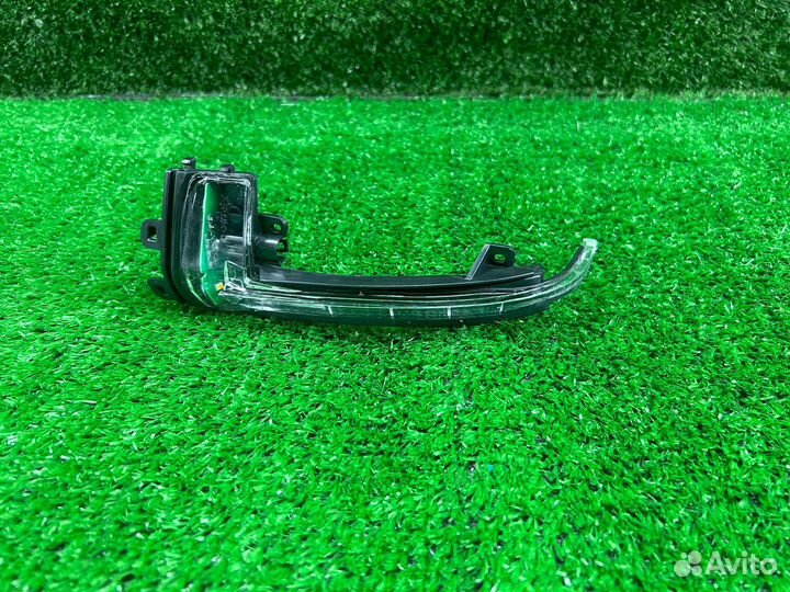 Повторитель в зеркало левый 8K0949101C Audi A3 A4