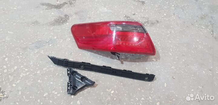 Фонарь задний левый toyota camry 40