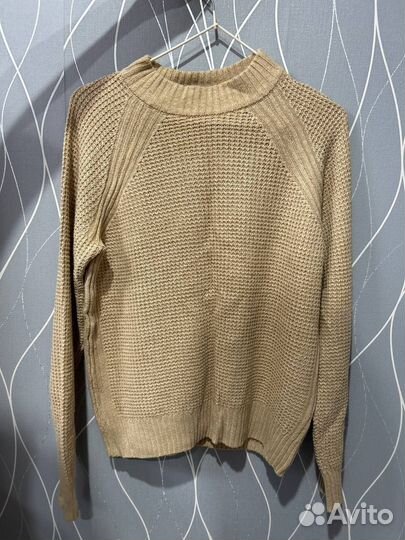 Свитер женский