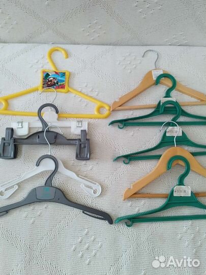 Вешалки для детской одежды