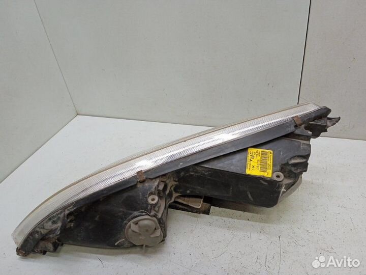 Фара правая Mitsubishi Colt 1.3 2006