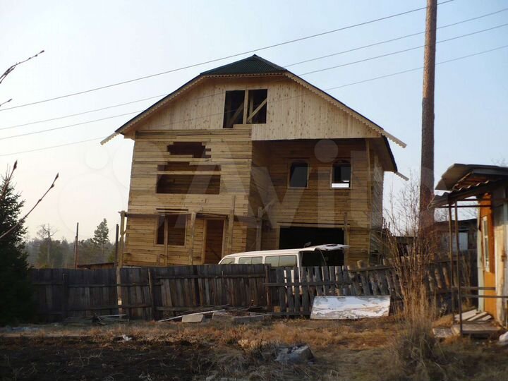 Дом 228 м² на участке 12 сот.