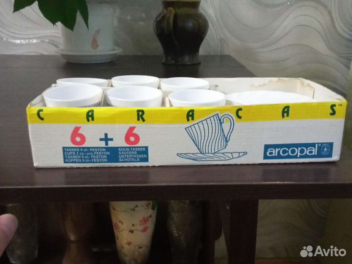 Набор кофейных чашек с блюдцами