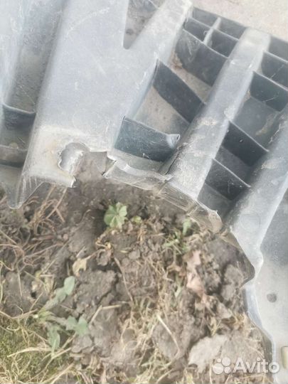 Пыльник переднего бампера Toyota RAV4