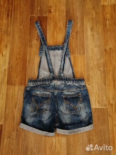 Джинсовый комбинезон