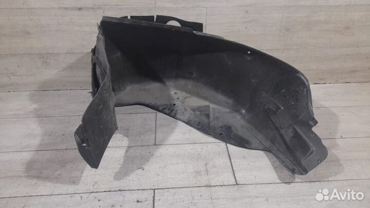 Подкрылок задний правый Land Rover Range Rover