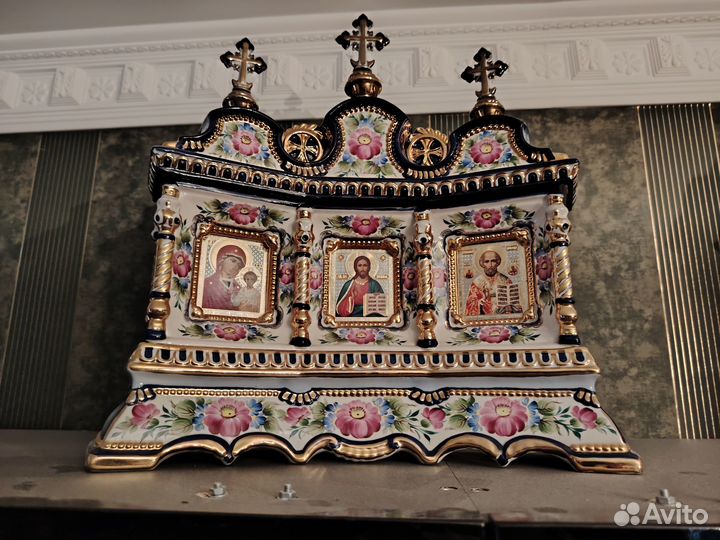 Киот, тройной с лика и святых