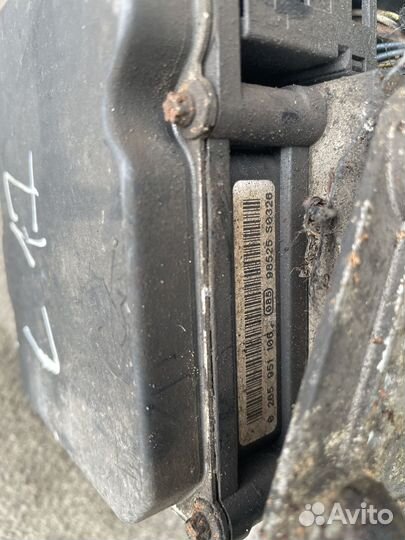 Блок ABS в сборе Mercedes W639 A0014469089