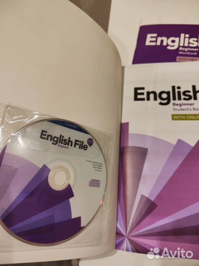 Учебник и рабочая тетрадь English File Beginner