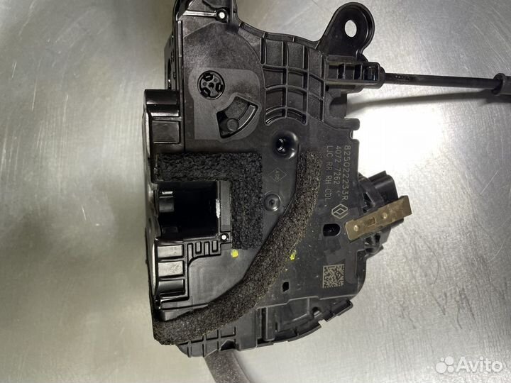 Renault Arkana замок двери