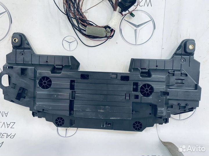 Камера заднего вида Mercedes W204