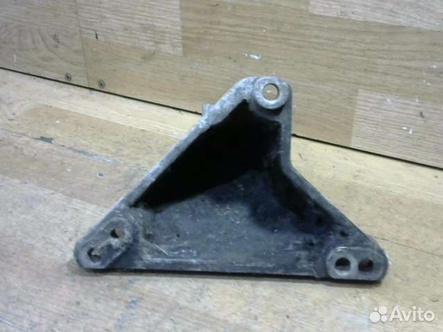 Кронштейн двигателя Audi A4 B5 (S4,RS4) 8D0199308L