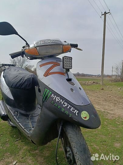 Скутер Suzuki lets²