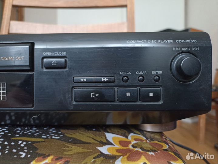 CD плеер sony CDP-XE310