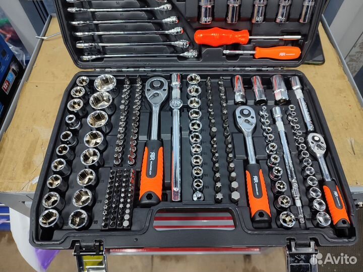 Набор инструментов для авто