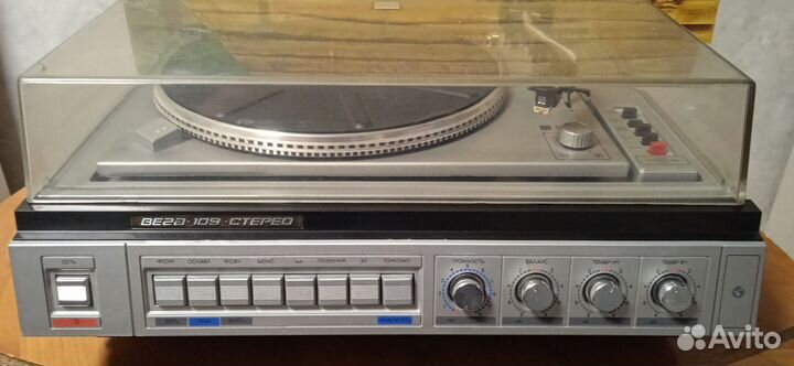 Проигрыватель винила Вега 109