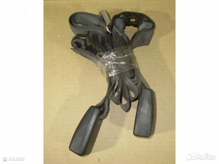 Ремень безопасности на toyota allex NZE121 1NZ-FE