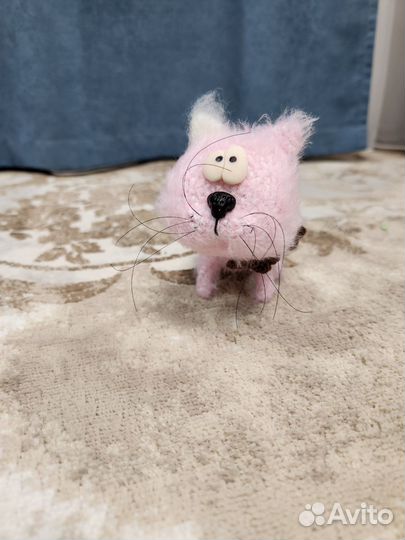 Котята и зайчик