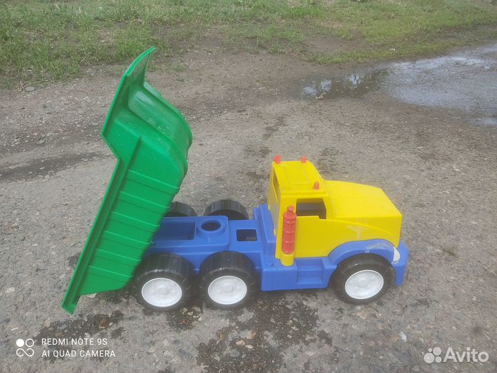 Игрушка самосвал