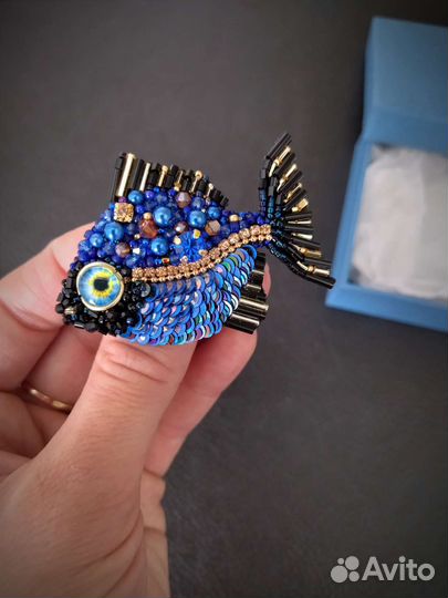 Брошь рыбка