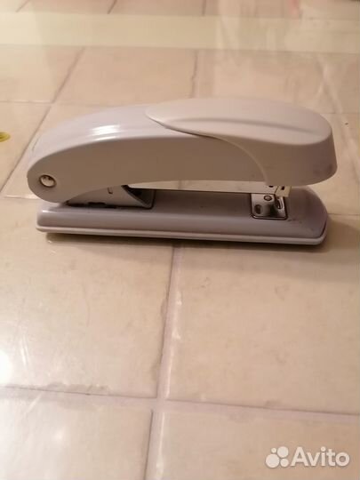 Папка-скоросшиватель картонная 12шт новые+степлеры