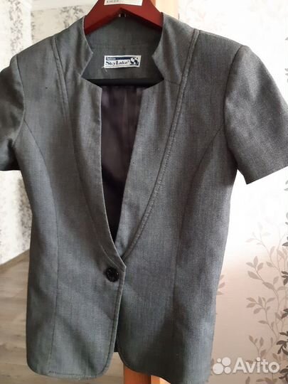 Школьная форма(пиджак,сарафан)